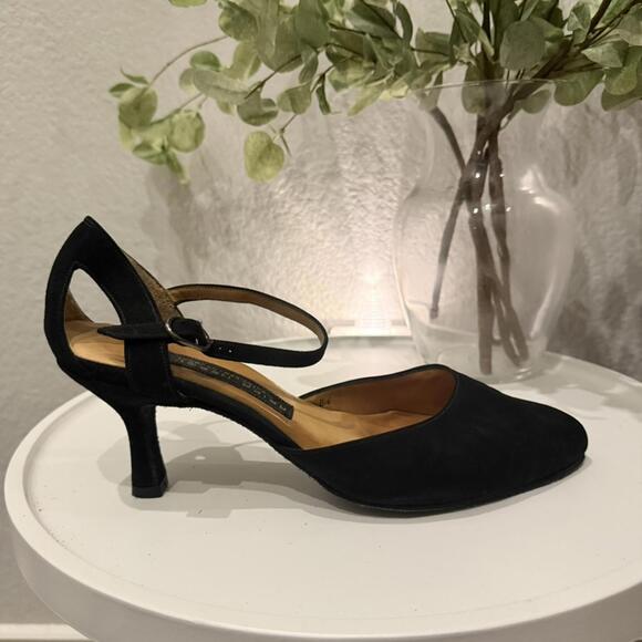 Arika Nerguiz Suede Tango Dance Shoe Professional Black Excellent Dance 8.5 - Picture 1 of 6